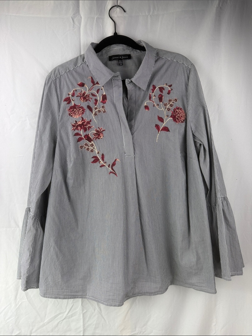 Jasmine & Juliana Women’s Gray and White Stripe Embroidered Floral Popover Top